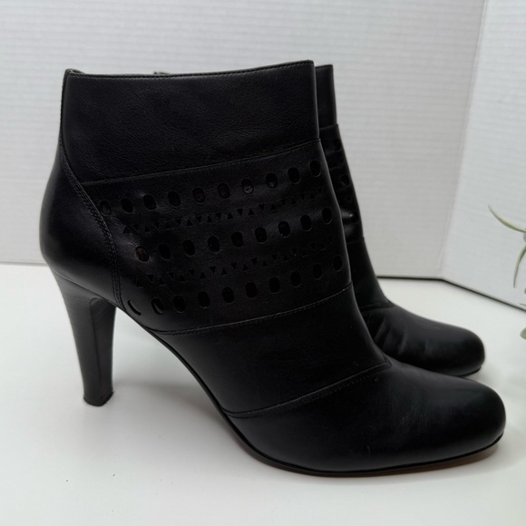 Victor Alfaro Harrison Black Heeled Leather Ankle Booties Cutout Detail Size 10 - Picture 4 of 15